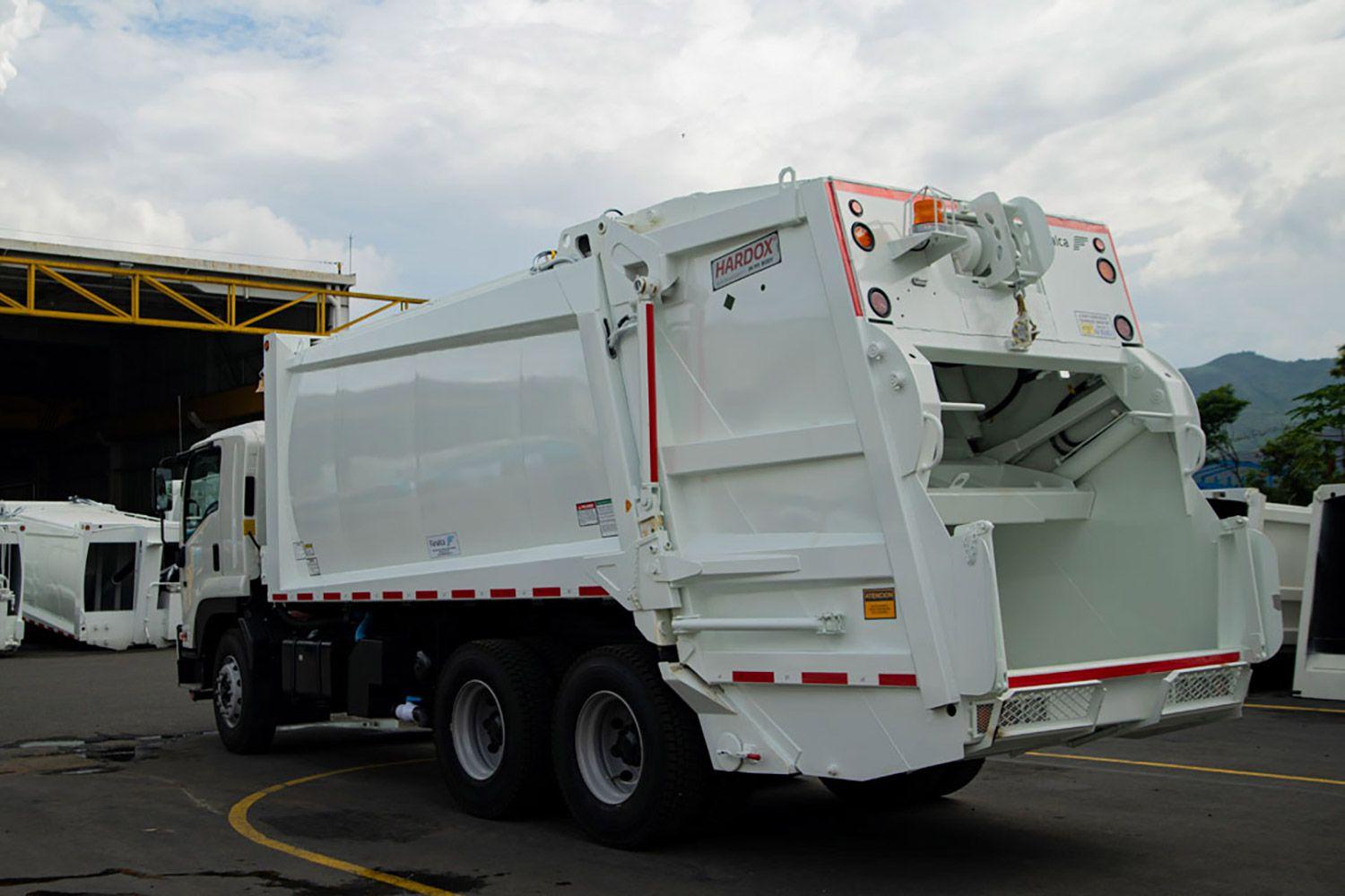 Fanaica garbage truck.